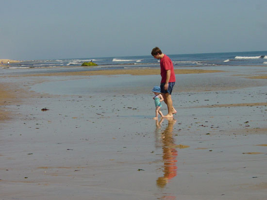 en-08-18-mirin-daddy-on-beach