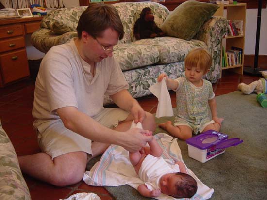le-06-25-helping-diaper