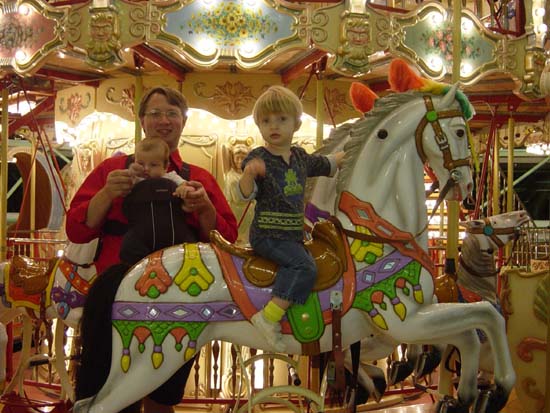 ih-09-18-mall-carosel