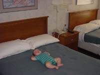 ek-09-13-hotel-snooze-room