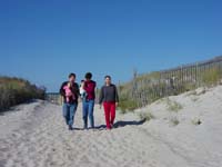 yl-10-05-leaving-beach