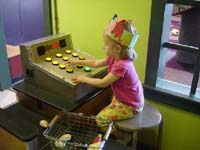 ha-03-12-museum-cashier