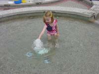 qk-06-19-wading-pool-mirin
