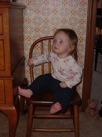 xl-04-20-sitting-little-chair