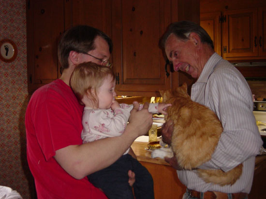 xm-04-20-petting-alf