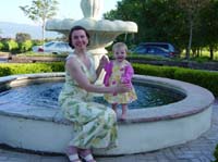 hn-06-26-mama-fountain-smiles