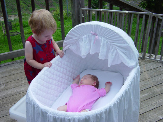da-08-09-mirin-adison-bassinet-looking
