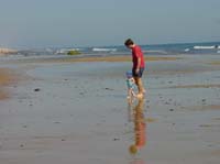 en-08-18-mirin-daddy-on-beach