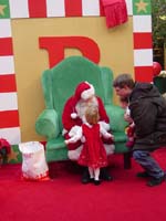 lb-12-16-mall-santa-it-is-him