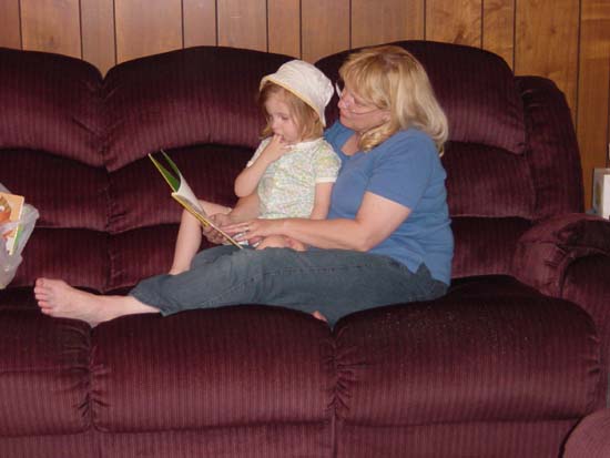 lg-06-08-reading-nana