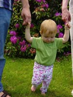 fe-06-08-walking-daddy-mama-closeup